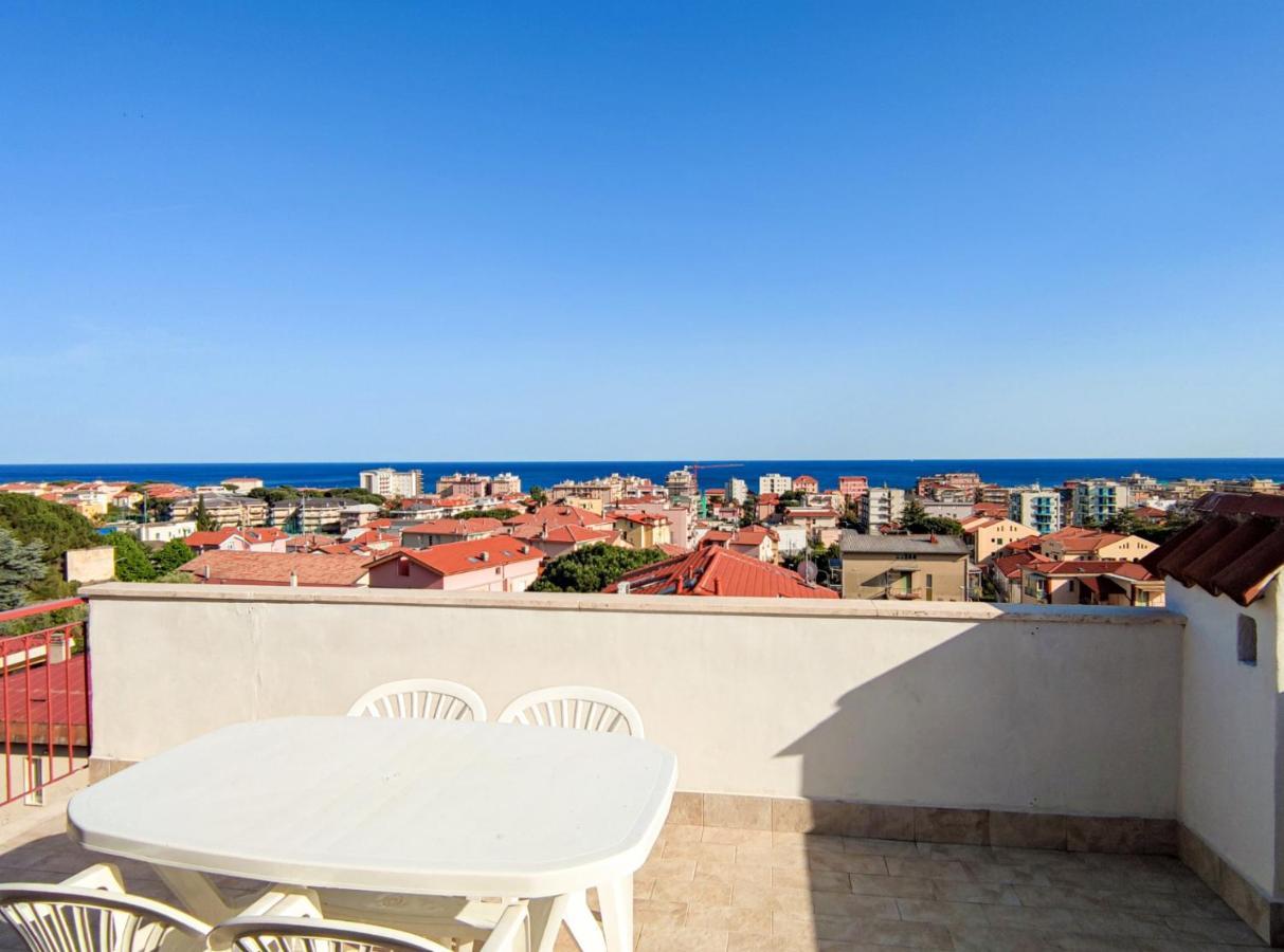 Appartement Bella Vista - By Ligooria à Pietra Ligure Extérieur photo