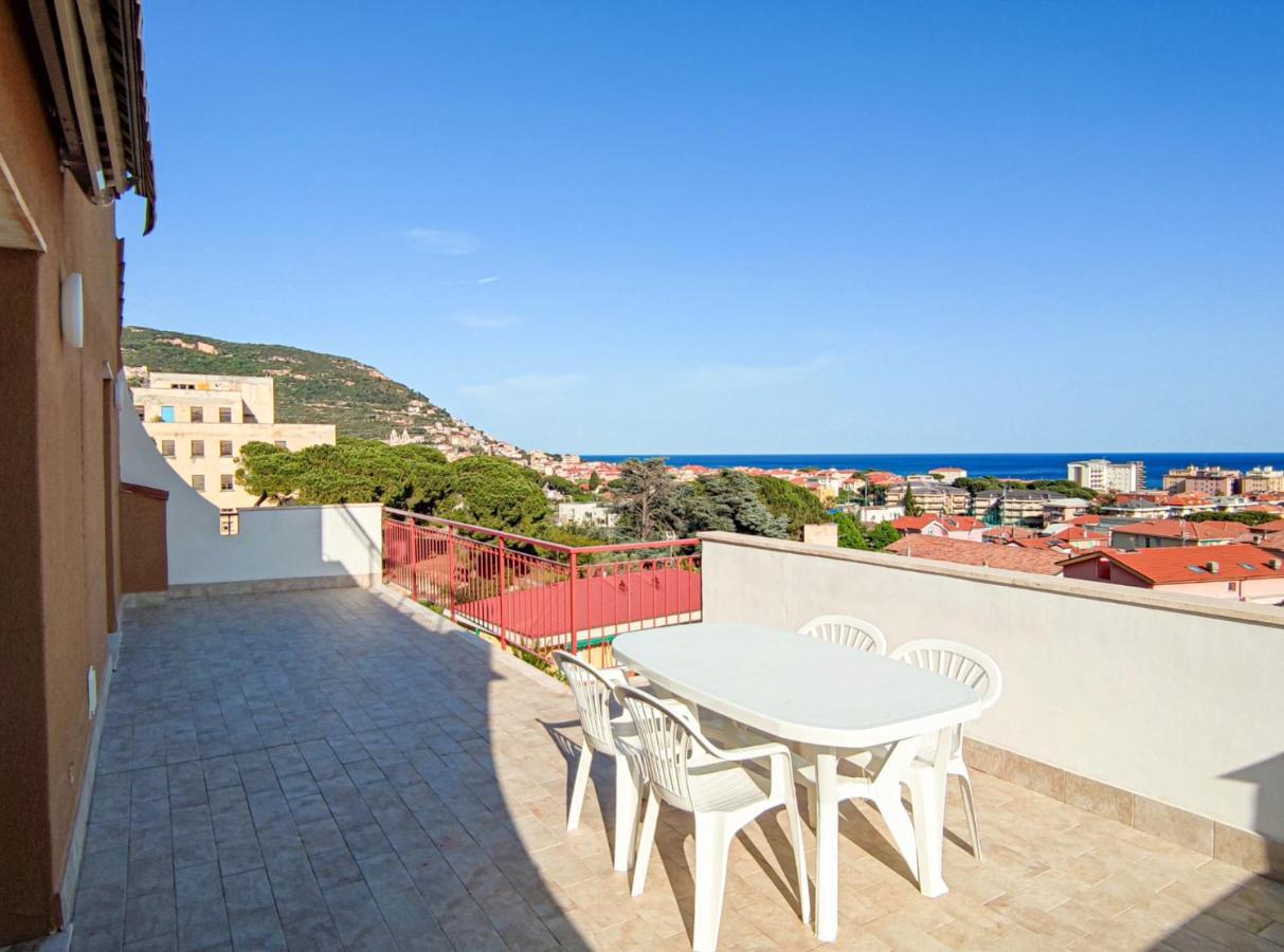 Appartement Bella Vista - By Ligooria à Pietra Ligure Extérieur photo