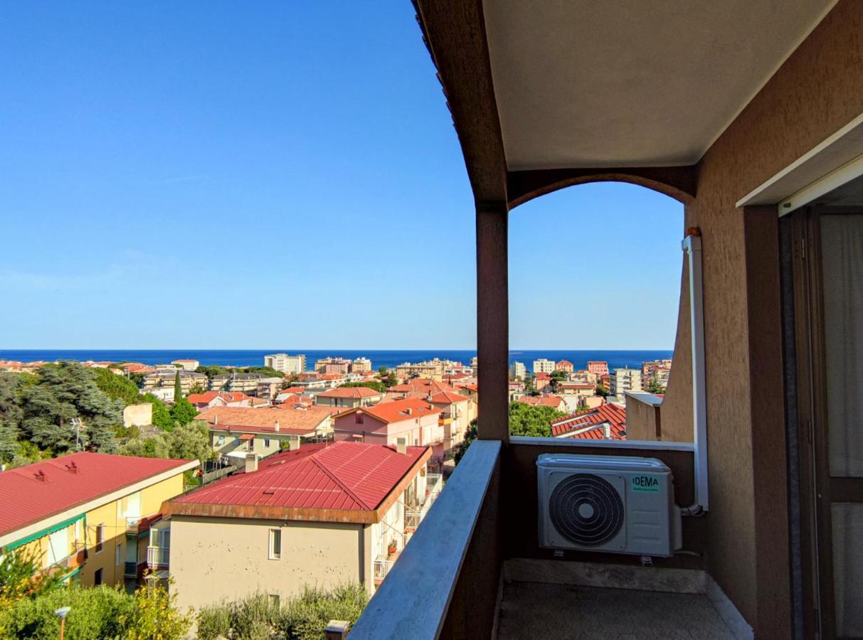 Appartement Bella Vista - By Ligooria à Pietra Ligure Extérieur photo